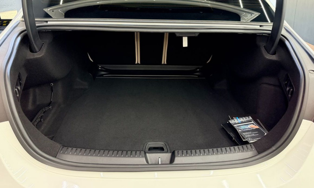 Mercedes-Benz E-Class E220d 4MATIC Exclusive, 2024