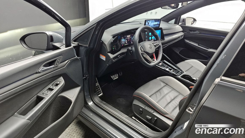 Volkswagen Golf 2.0 GTI, 2024