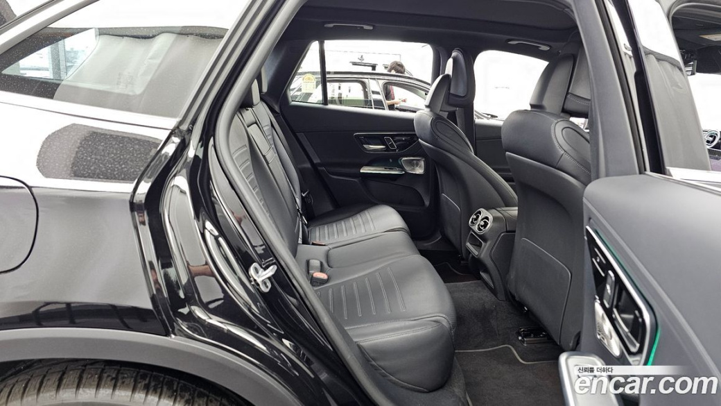 Mercedes-Benz GLC-Class GLC300 4MATIC AMG Line, 2025