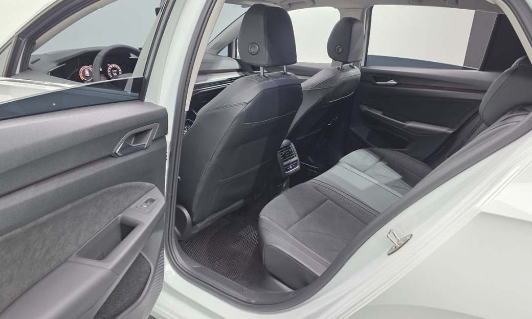 Volkswagen Golf 2.0 TDI Prestige, 2025