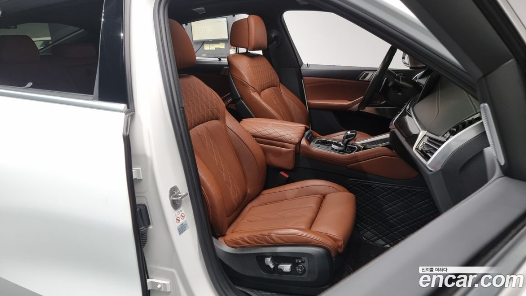 BMW X6 M50i, 2023