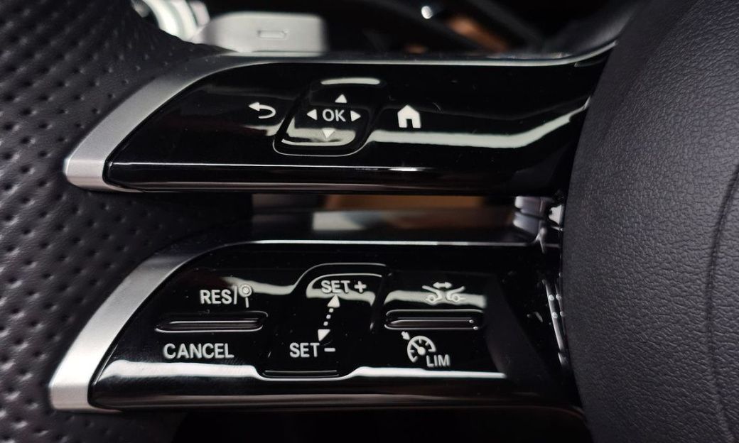 Mercedes-Benz E-Class E300 4MATIC AMG Line, 2024