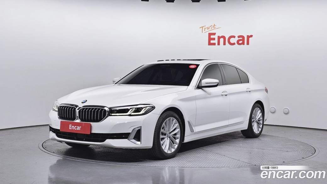 BMW 5-Series 530i Luxury, 2022