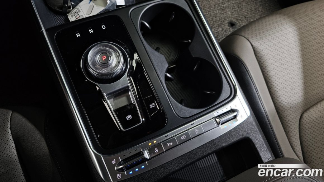 Kia Carnival 9-Seater Signature, 2025