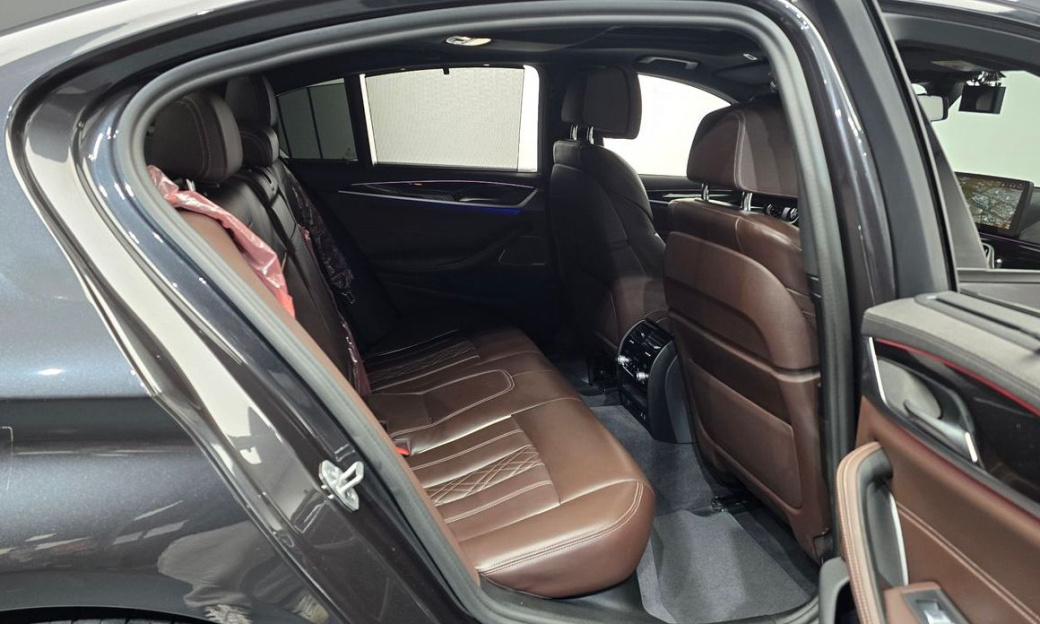 BMW 5-Series 530i M Sport Package, 2023