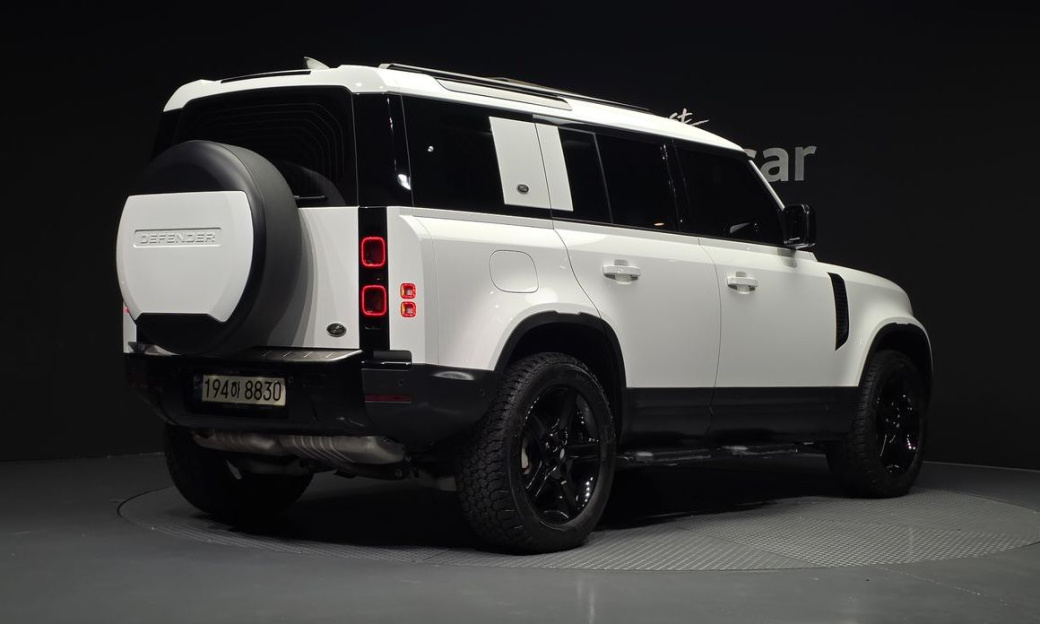 Land Rover Defender 110 D250 SE, 2023