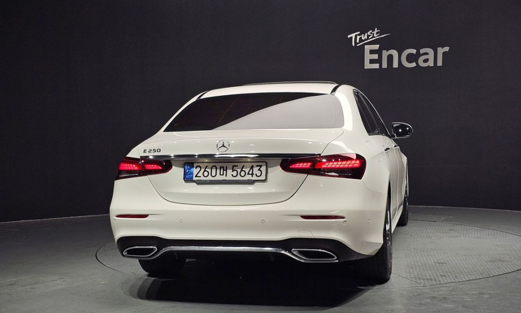 Mercedes-Benz E-Class E250 AMG Line, 2023
