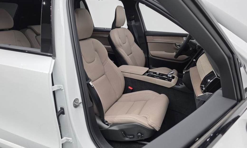 Volvo XC90 B6 Ultra Bright, 2026