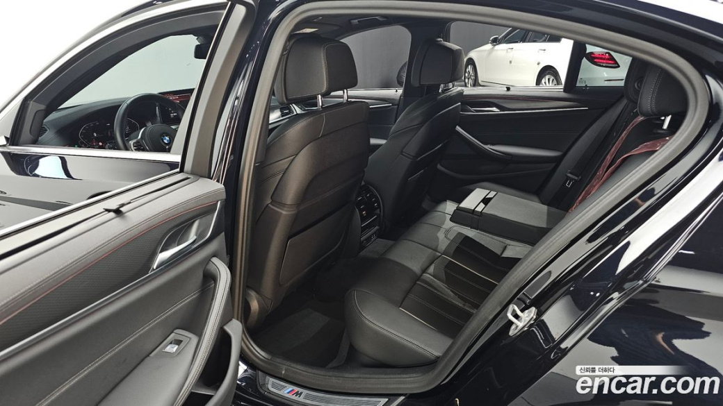 BMW 5-Series 520i M Sport, 2023