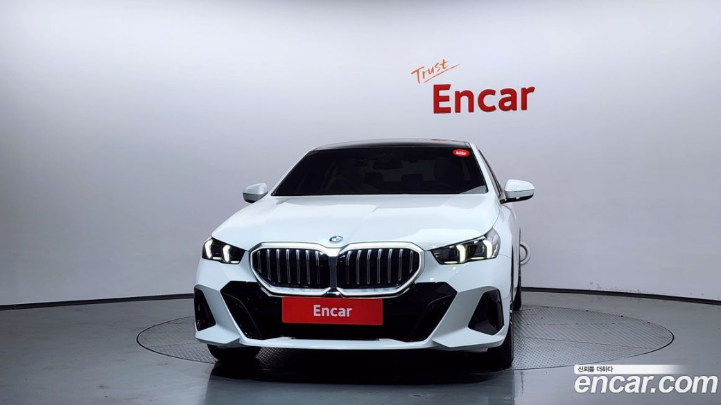 BMW 5-Series 520i M Sport, 2025