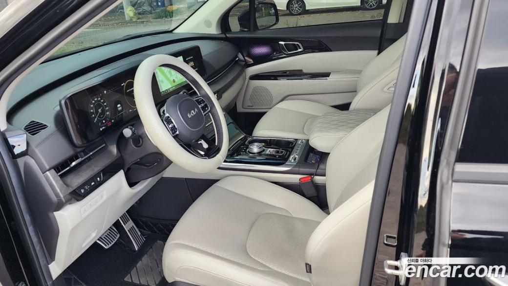 Kia Carnival 9-Seater Signature, 2023