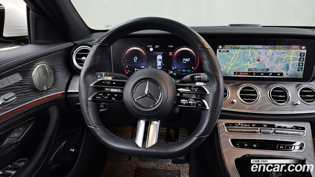 Mercedes-Benz E-Class E350 4MATIC AMG Line, 2022