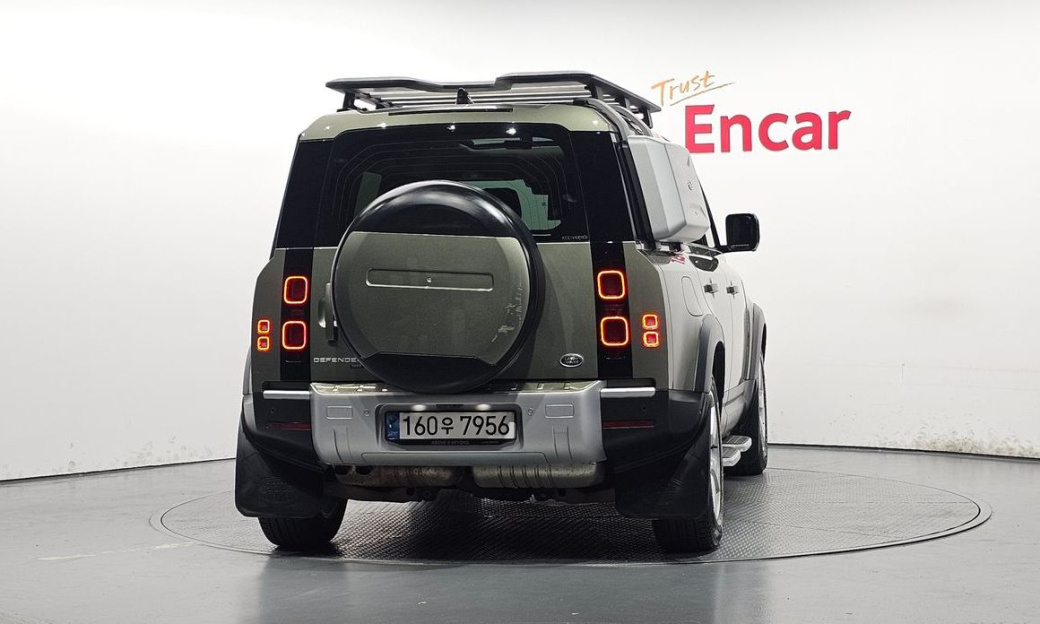 Land Rover Defender 110 D300 HSE, 2022