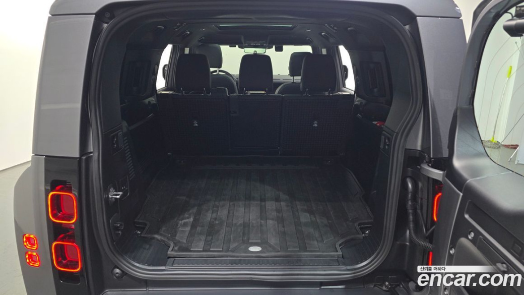 Land Rover Defender 130 P400 Outbound, 2024