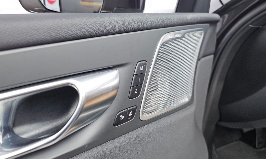 Volvo XC60 B5 Ultimate Bright, 2024