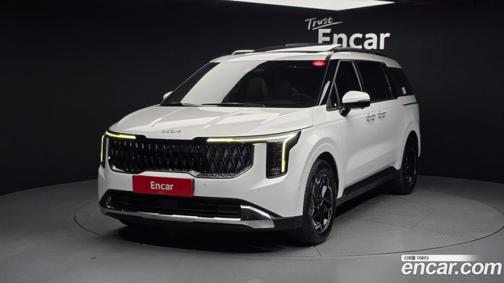 Kia Carnival 9-Seater Signature, 2024