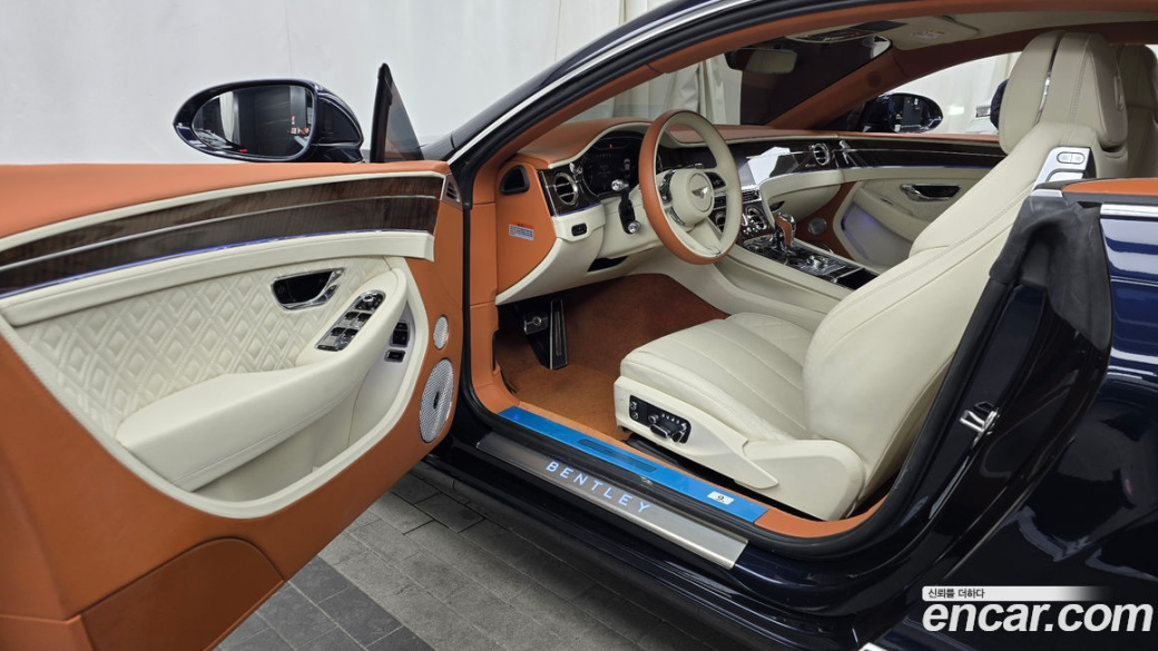 Bentley Continental 4.0 GT Azure, 2023