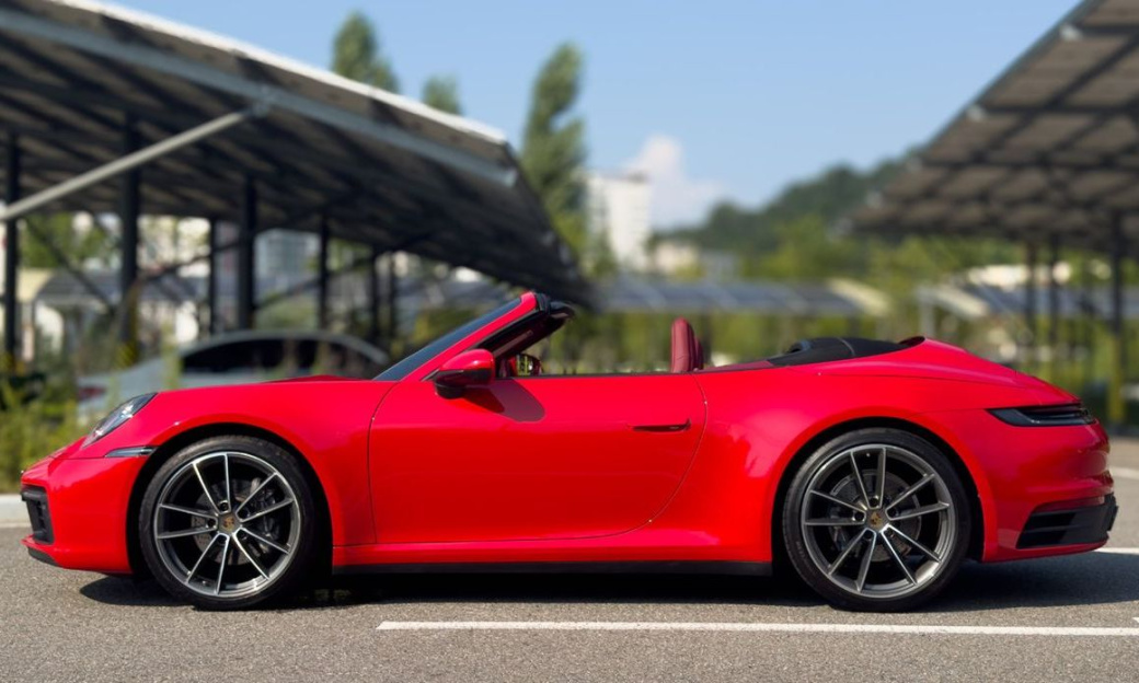Porsche 911 Carrera Cabriolet, 2023