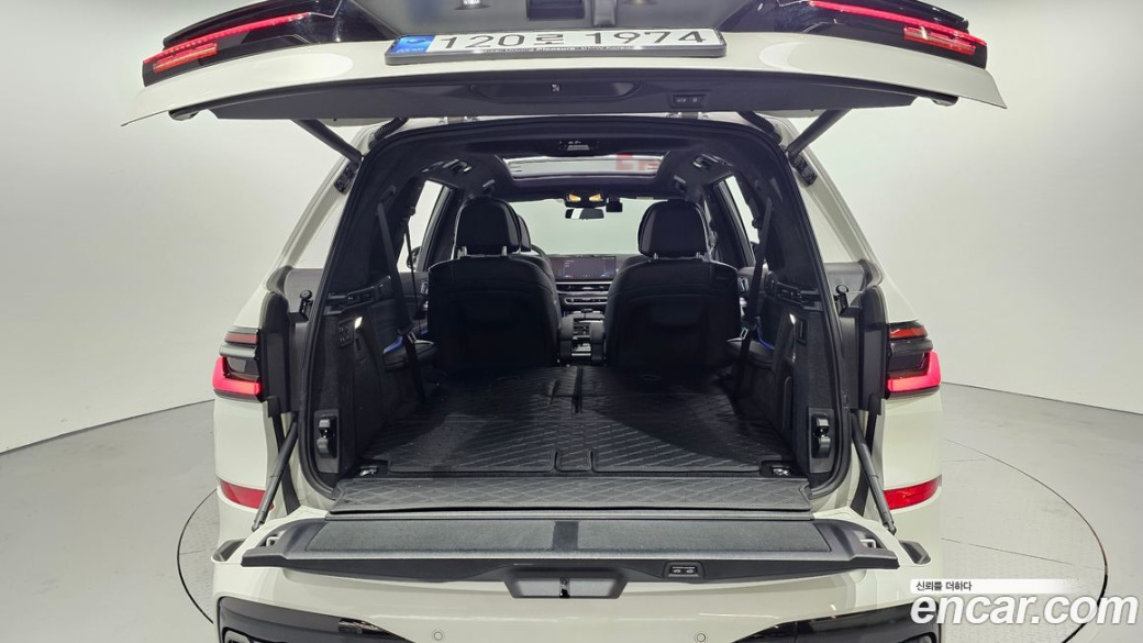 BMW X7 M60i xDrive M sport 6STR, 2024