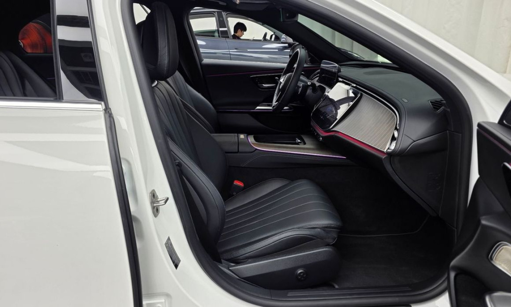 Mercedes-Benz E-Class E300 4MATIC Exclusive, 2024