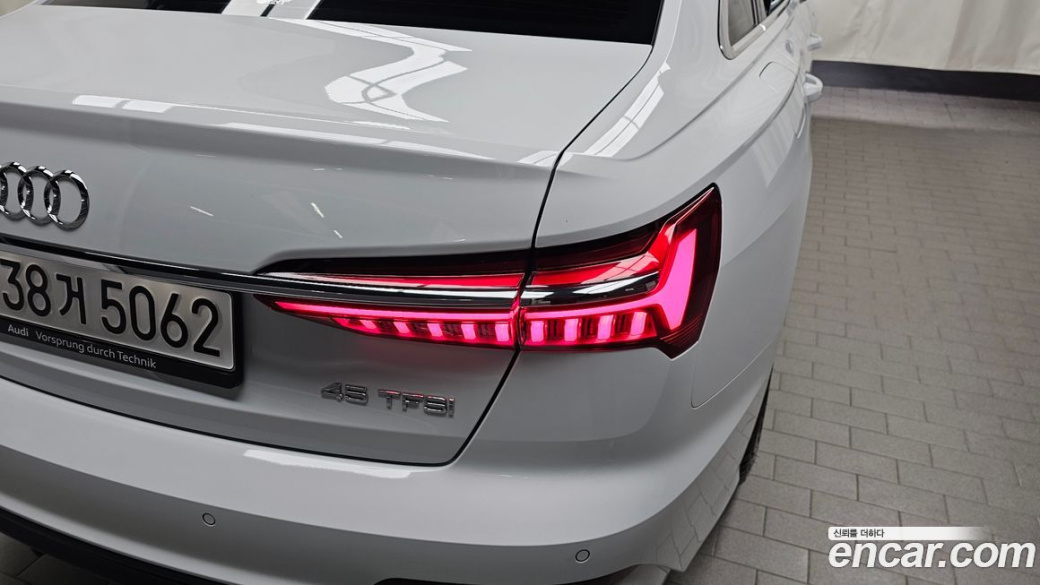 Audi A6 45 TFSI Premium, 2023