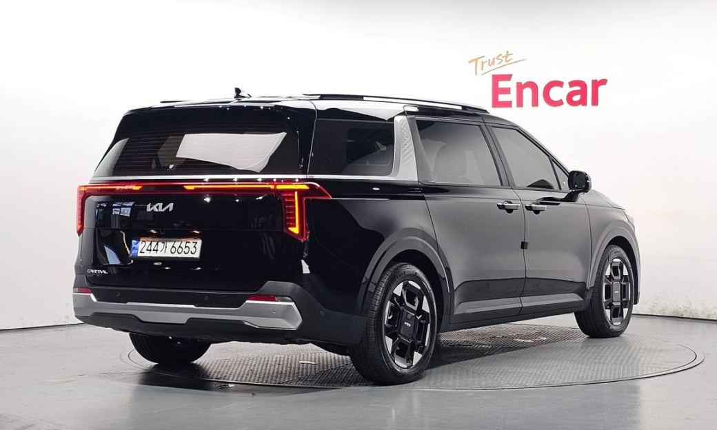 Kia Carnival 9-Seater Prestige, 2025