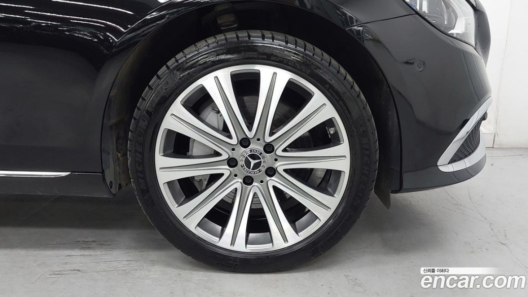 Mercedes-Benz E-Class E350 4MATIC Exclusive, 2023
