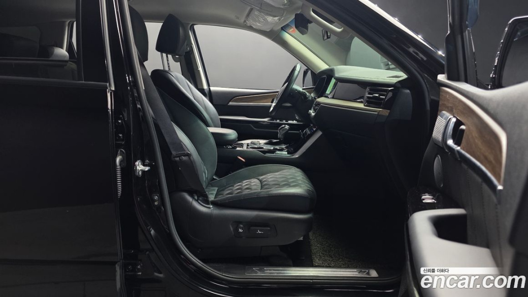 Kia Mohave Diesel 3.0 4WD 7-Seater, 2021