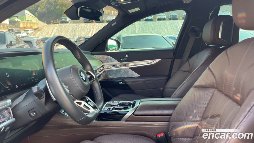 BMW 7-Series 740i sDrive M Sport Individual, 2023