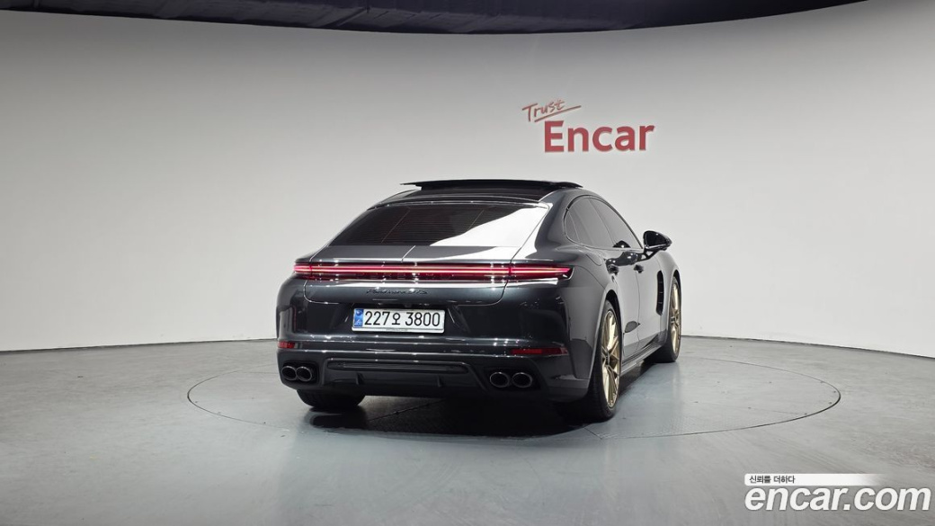 Porsche Panamera 4.0 GTS, 2025