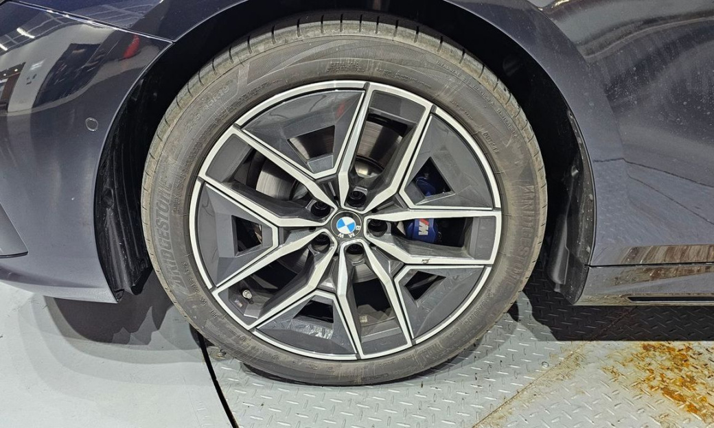 BMW 5-Series 520i M Sport, 2025