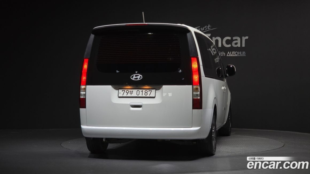 Hyundai Staria Tourer 11-Seater, 2025