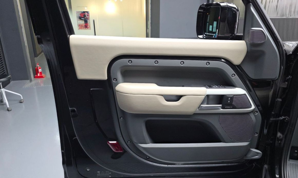 Land Rover Defender 90 D250 XS Edition, 2024