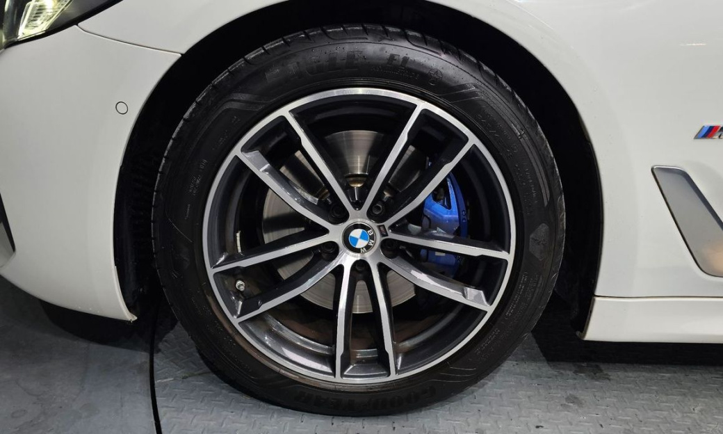 BMW 5-Series 520i M Sport, 2023