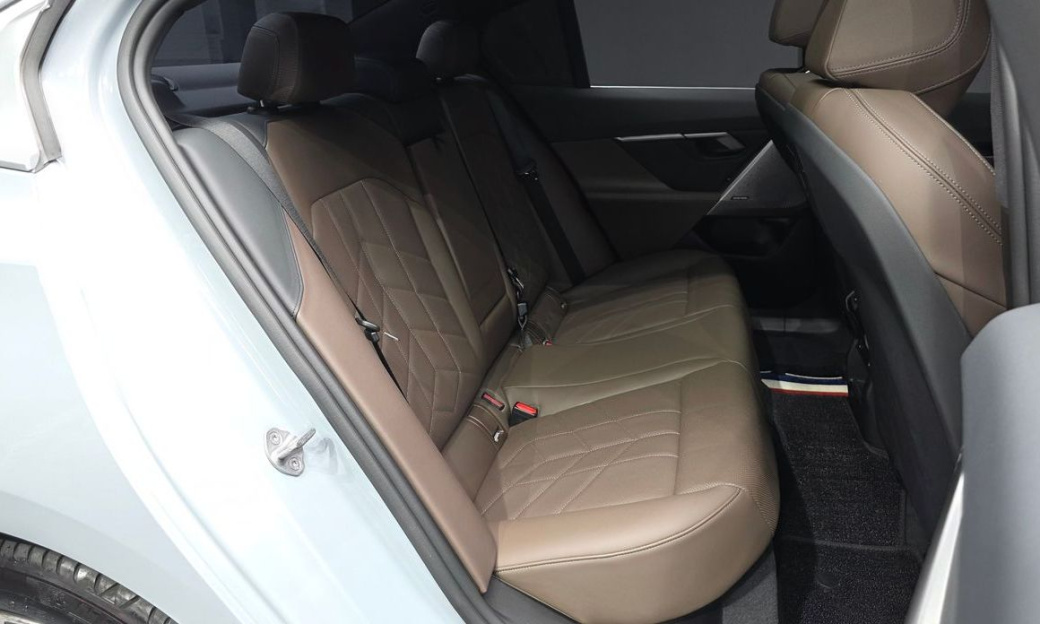 BMW 5-Series 520i M Sport, 2024