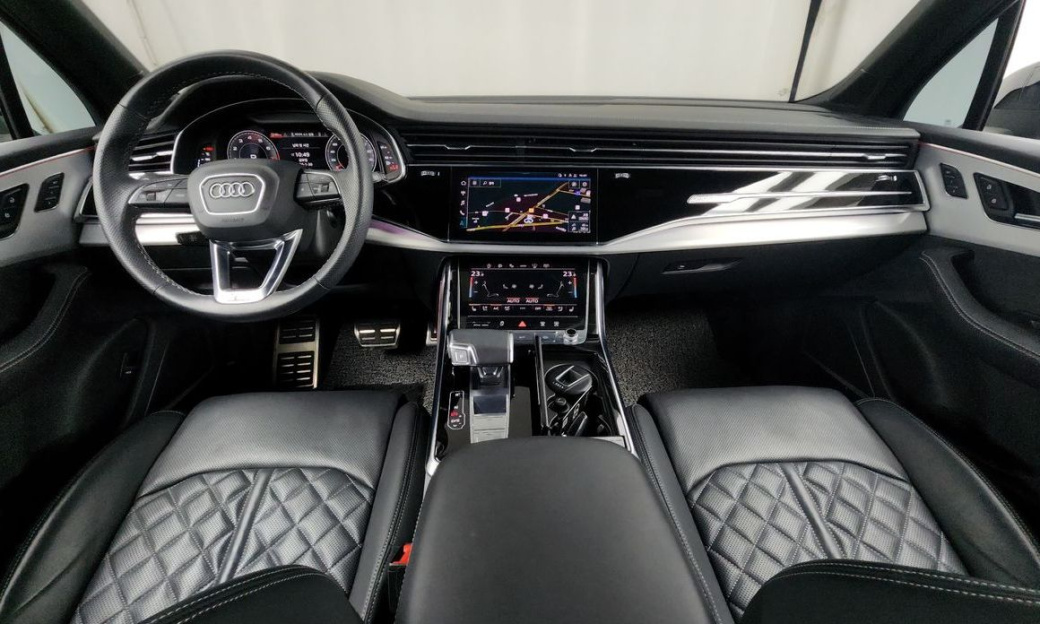 Audi Q7 55 TFSI Quattro Premium, 2023