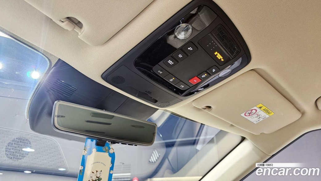 Kia Carnival 9-Seater Gravity, 2025