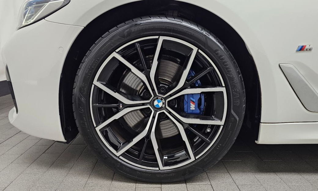 BMW 5-Series 530i M Sport Package, 2023