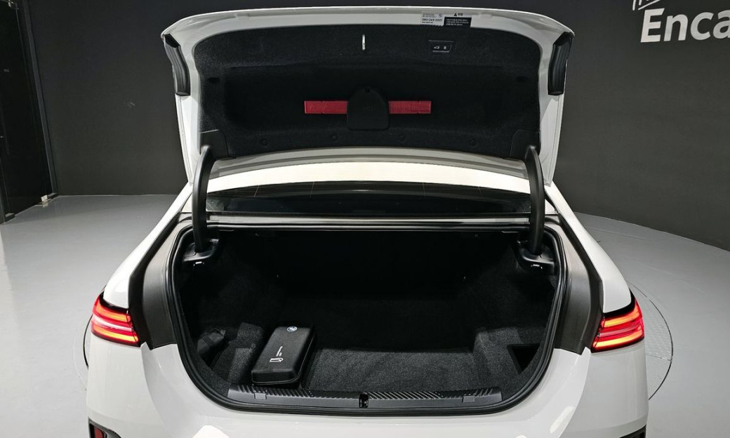 BMW 5-Series 520i M Sport, 2025