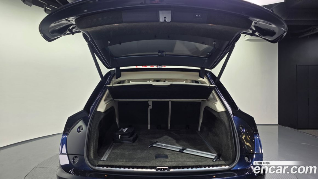 Bentley Bentayga 4.0 V8 Azure, 2023
