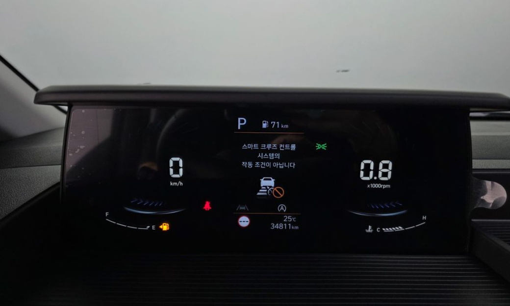 Hyundai Staria 4WD Tourer 9-Seater, 2023