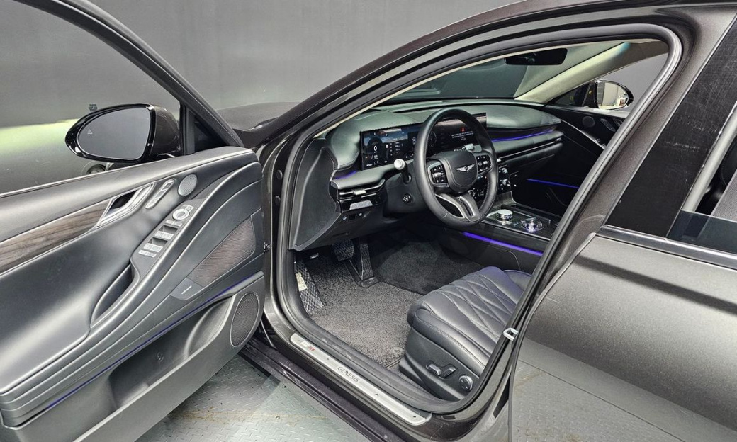 Genesis G80 Gasoline 2.5 Turbo AWD, 2025