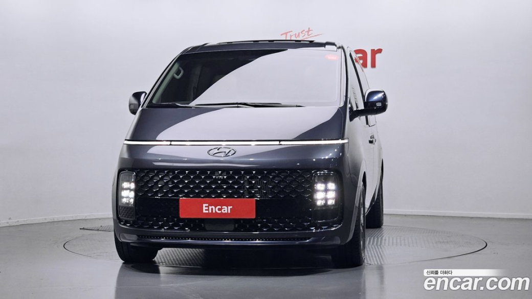 Hyundai Staria Lounge 9-Seater, 2023