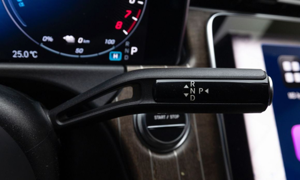 Mercedes-Benz E-Class E350 4MATIC Exclusive, 2025