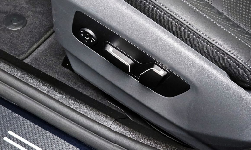 BMW 5-Series 530i xDrive M Sport, 2025
