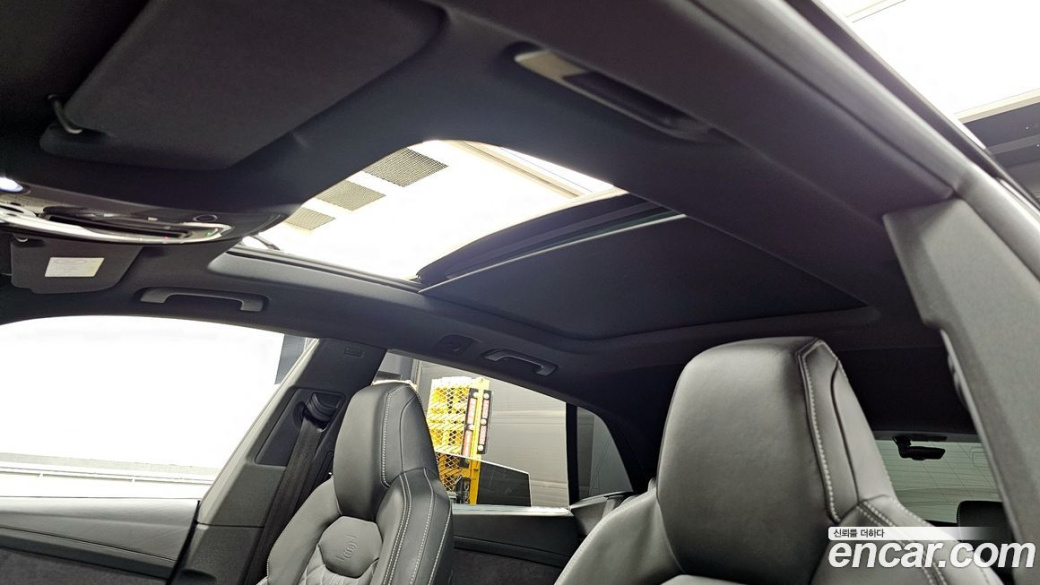 Audi Q8 55 TFSI Quattro Premium, 2023