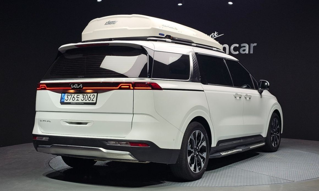 Kia Carnival 7-Seater Signature, 2022