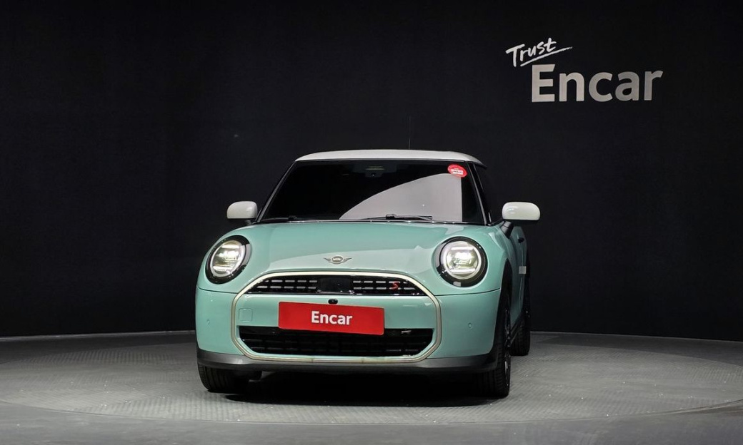 Mini Cooper Favoured, 2025