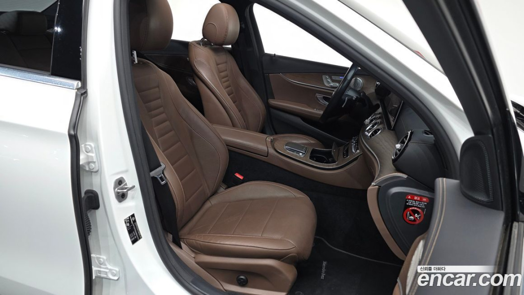 Mercedes-Benz E-Class E220d 4MATIC Exclusive, 2022