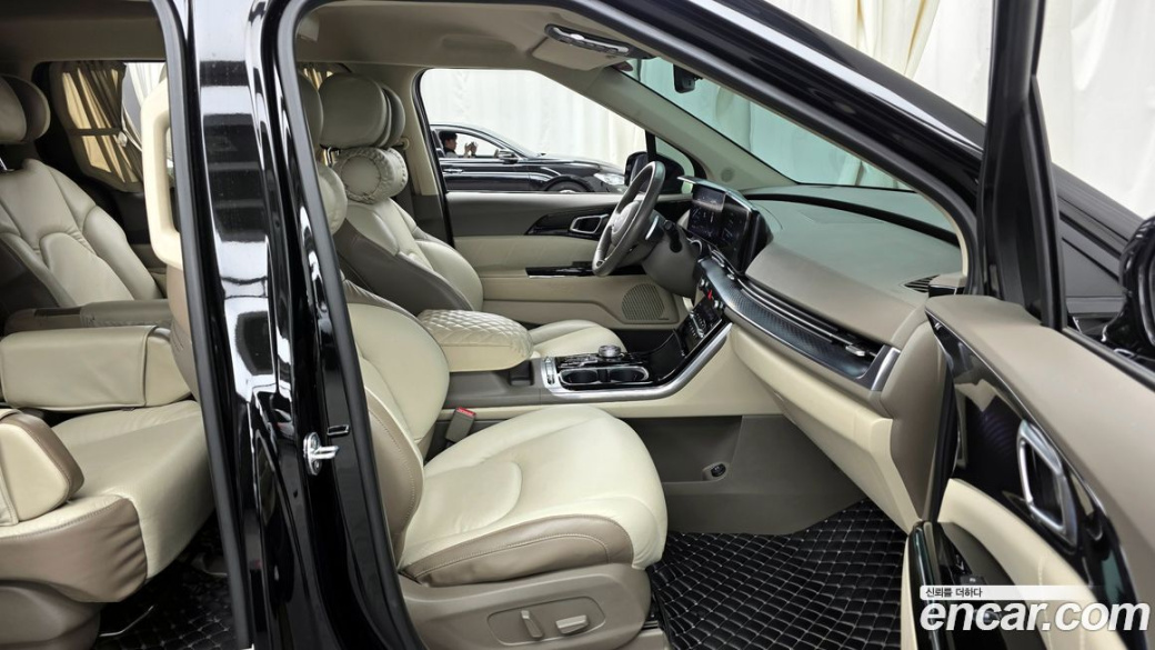 Kia Carnival 9-Seater Hi-Limousine, 2022